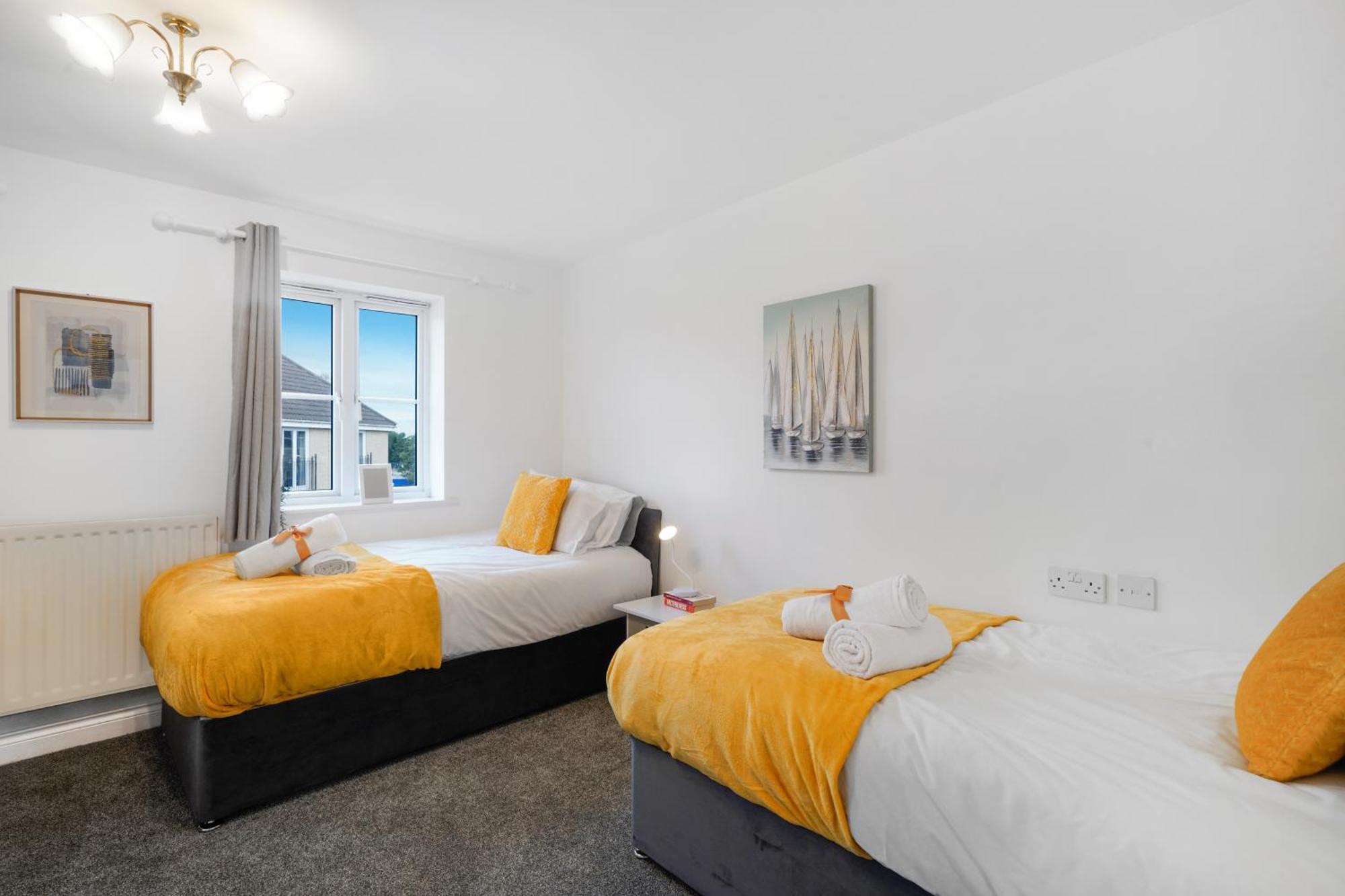 Station & Shops 3Min Walk I Heathrow 15 Mins I X2 Ensuites I Parking X2 Langley Marish Exterior foto