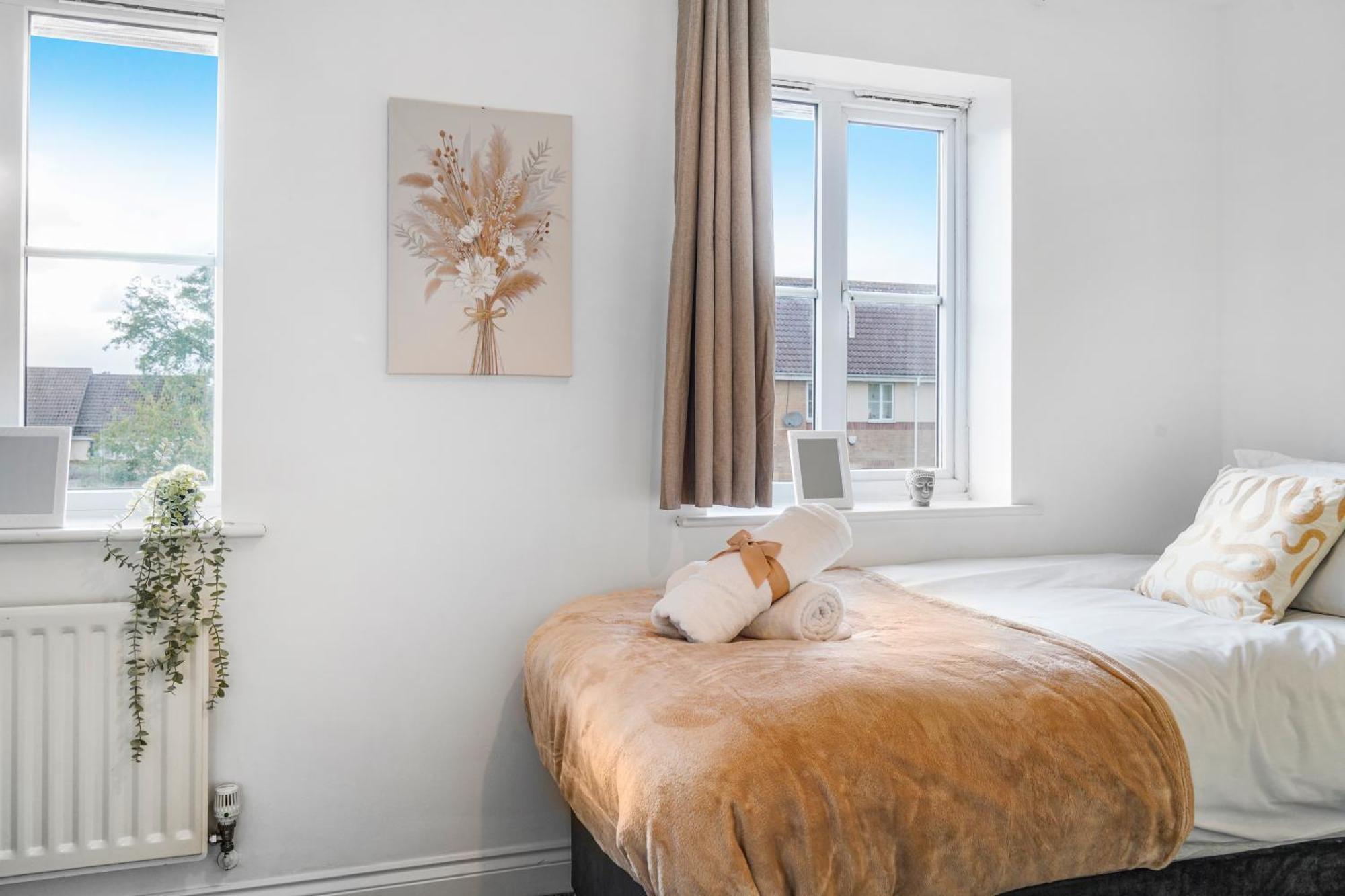 Station & Shops 3Min Walk I Heathrow 15 Mins I X2 Ensuites I Parking X2 Langley Marish Exterior foto