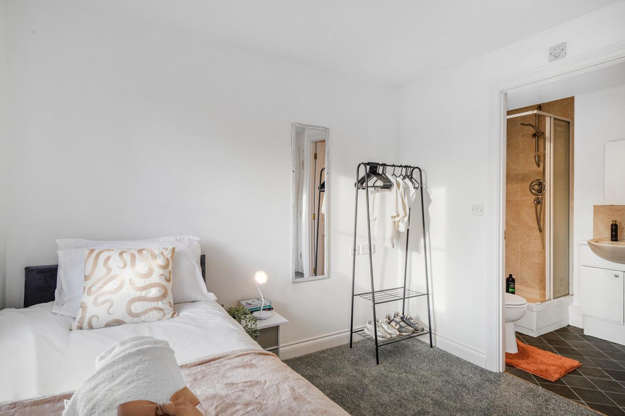 Station & Shops 3Min Walk I Heathrow 15 Mins I X2 Ensuites I Parking X2 Langley Marish Exterior foto