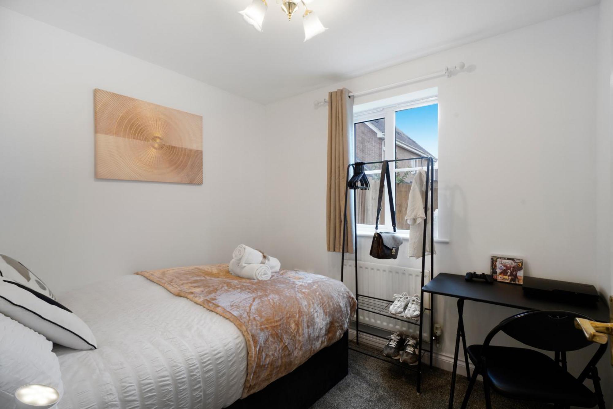 Station & Shops 3Min Walk I Heathrow 15 Mins I X2 Ensuites I Parking X2 Langley Marish Exterior foto